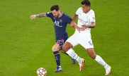 Leo Messi y Rodri Hernández luchan por controlar el balón. Cuotas Manchester City vs PSG, UCL.