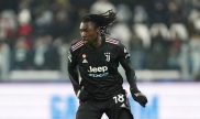 Imagen de Moise Kean controlando el balón. Cuotas y picks Juventus vs Napoli, Serie A de Italia.